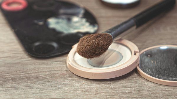 Découvrez les matériaux innovants révolutionnant la mode féminine éco-responsable !