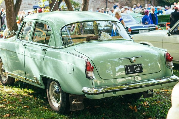 Mode emblématique des années 90 : Découvrez et achetez les pièces cultes d'aujourd'hui